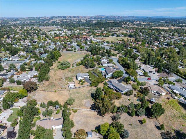 164 Helgren Court, Templeton, CA 93465