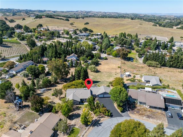 164 Helgren Court, Templeton, CA 93465