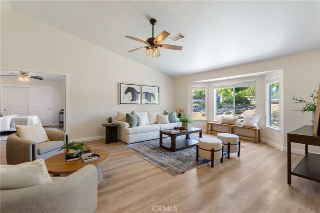 164 Helgren Court, Templeton, CA 93465