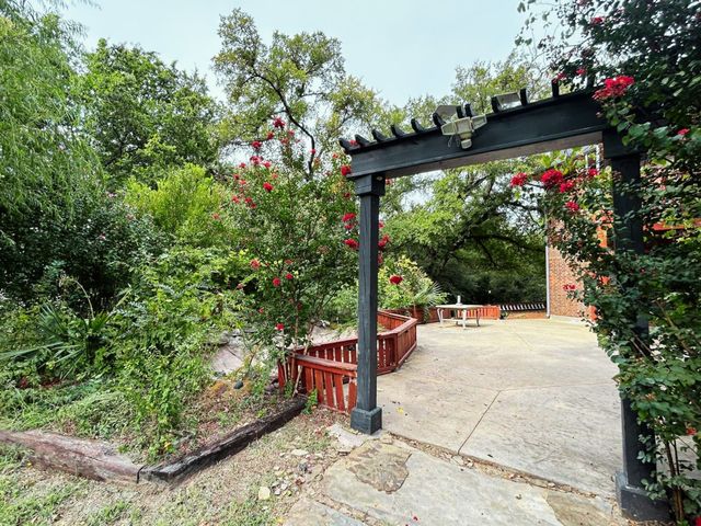 2460 Waterstone Drive, Cedar Hill, TX 75104