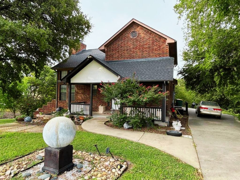 2460 Waterstone Drive, Cedar Hill, TX 75104