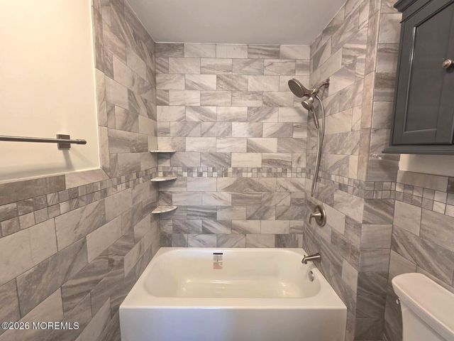 92 Village Green Way, Hazlet, NJ 07730