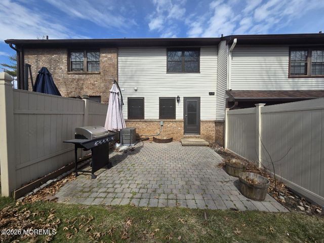 92 Village Green Way, Hazlet, NJ 07730