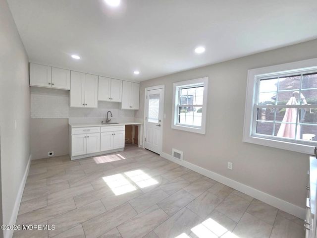 92 Village Green Way, Hazlet, NJ 07730