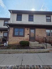 92 Village Green Way, Hazlet, NJ 07730