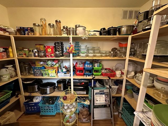 1108 E 21st St, Colorado City, TX 79512