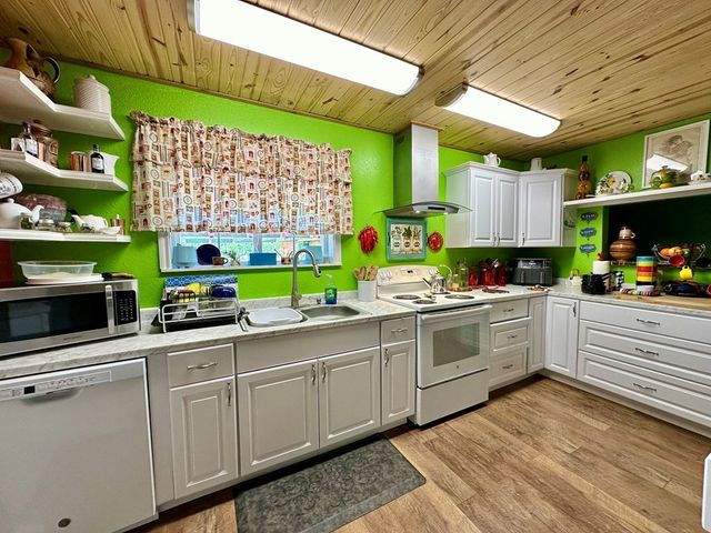 1108 E 21st St, Colorado City, TX 79512