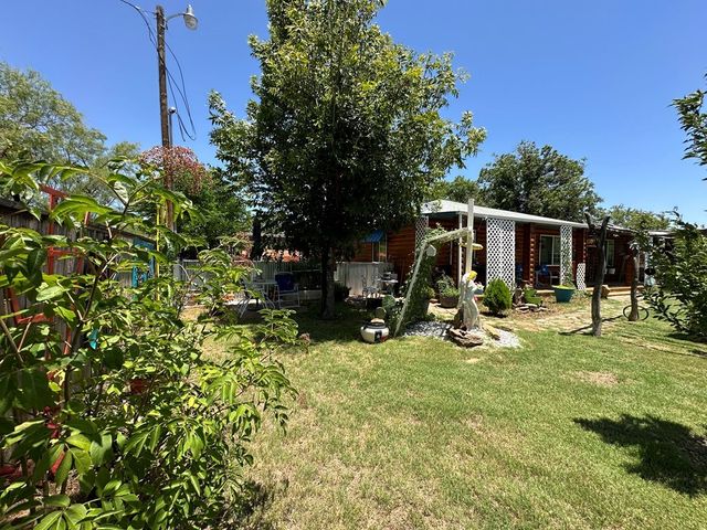 1108 E 21st St, Colorado City, TX 79512