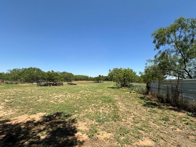 1108 E 21st St, Colorado City, TX 79512
