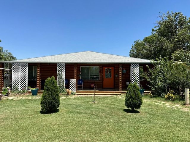 1108 E 21st St, Colorado City, TX 79512