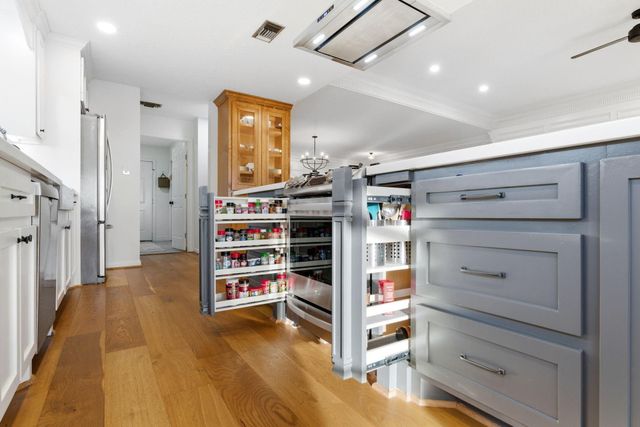 1125 River Road, Montgomery, TX 77356