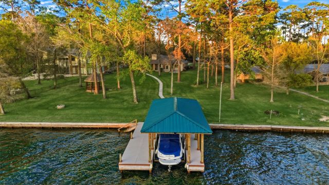 1125 River Road, Montgomery, TX 77356