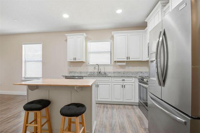 2572 VINEYARD CIRCLE, Sanford, FL 32771