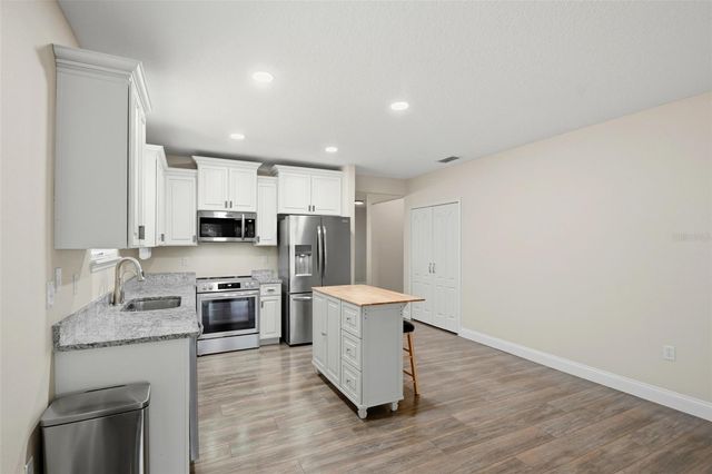 2572 VINEYARD CIRCLE, Sanford, FL 32771