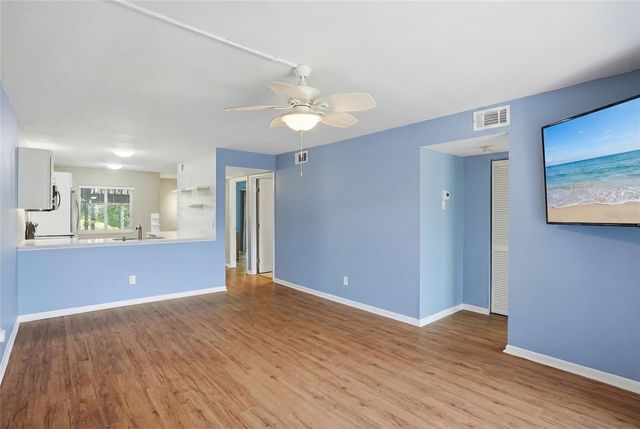 11201 122ND AVENUE N 143, Largo, FL 33778