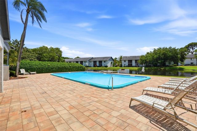 11201 122ND AVENUE N 143, Largo, FL 33778