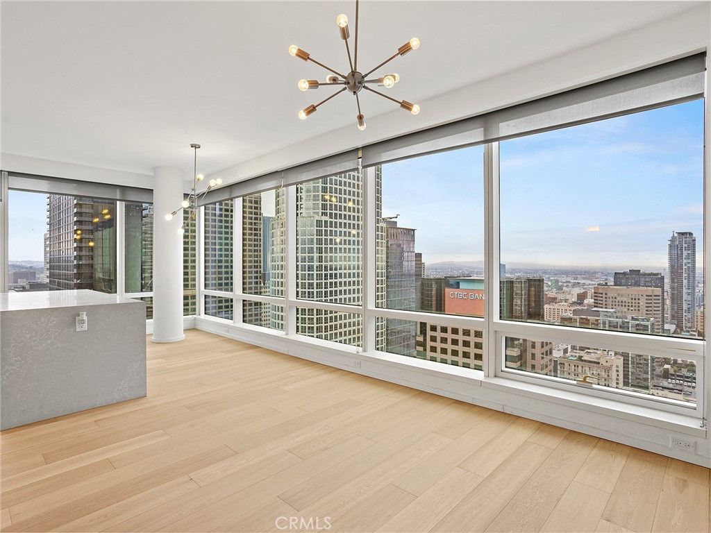 Image 19 of property listing at 877 Francisco Street 4106, Los Angeles, CA 90017