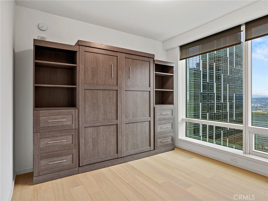 Image 25 of property listing at 877 Francisco Street 4106, Los Angeles, CA 90017