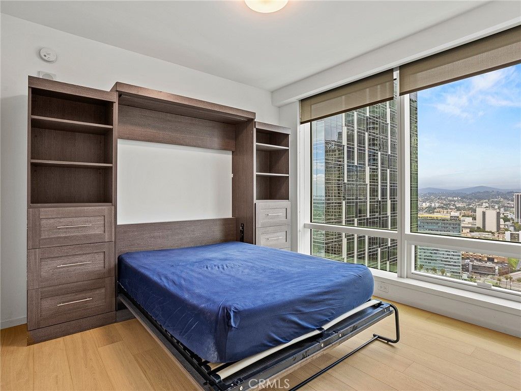 Image 26 of property listing at 877 Francisco Street 4106, Los Angeles, CA 90017