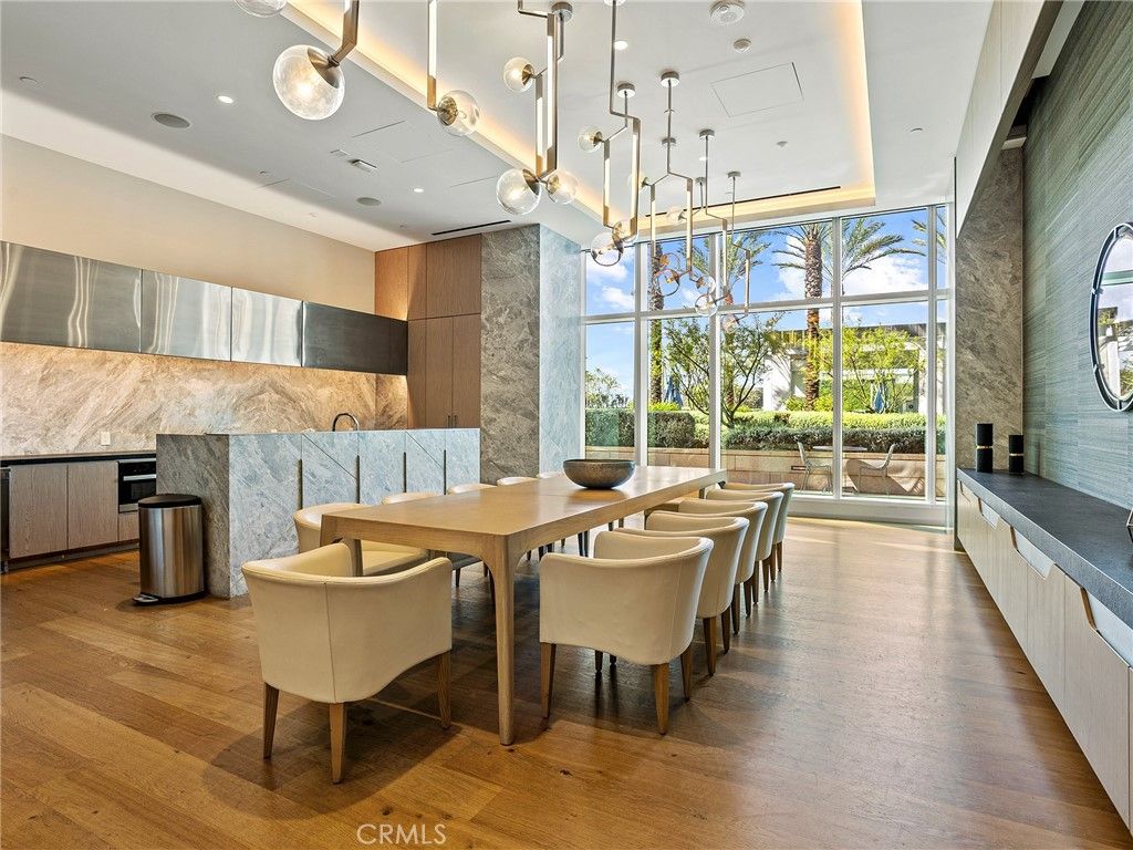 Image 37 of property listing at 877 Francisco Street 4106, Los Angeles, CA 90017