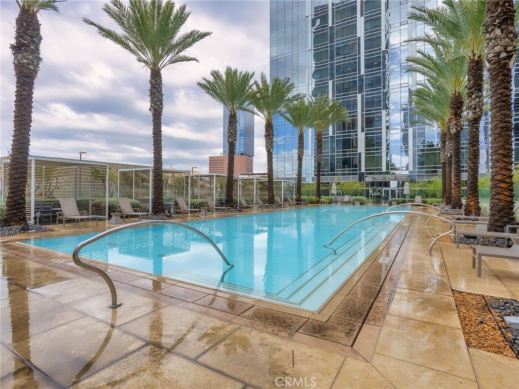 Image 50 of property listing at 877 Francisco Street 4106, Los Angeles, CA 90017