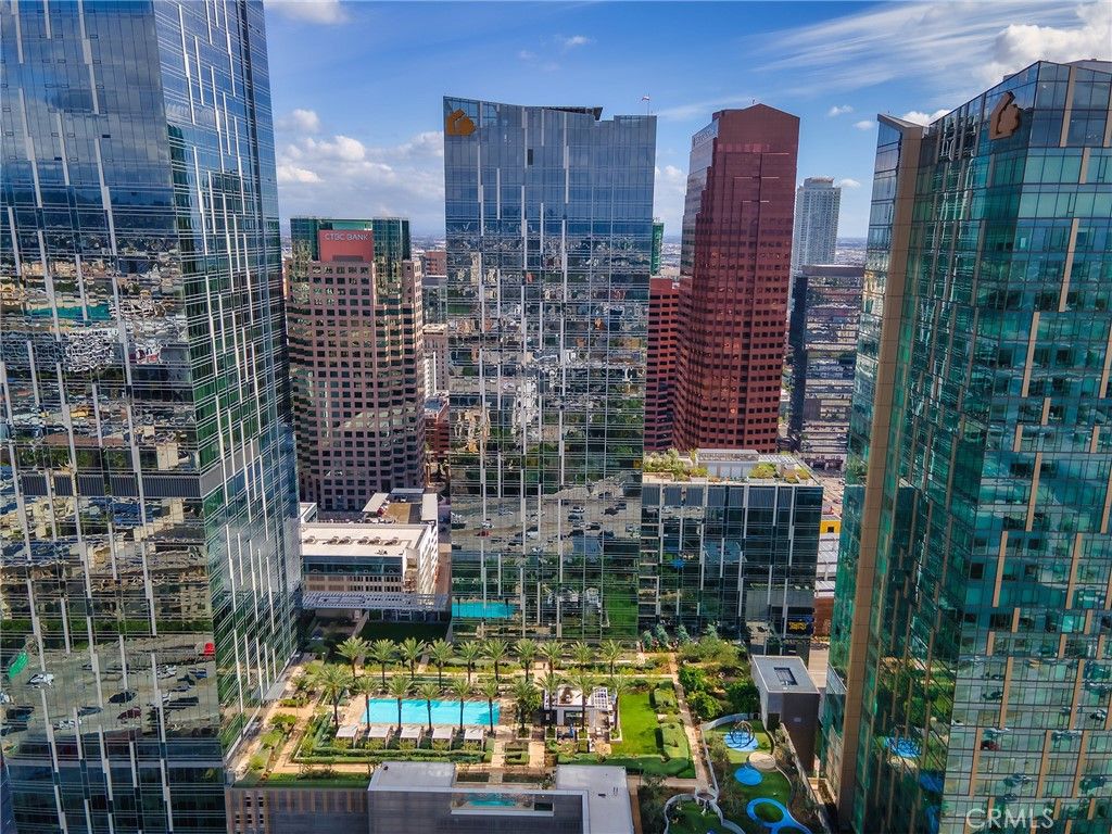 Image 60 of property listing at 877 Francisco Street 4106, Los Angeles, CA 90017