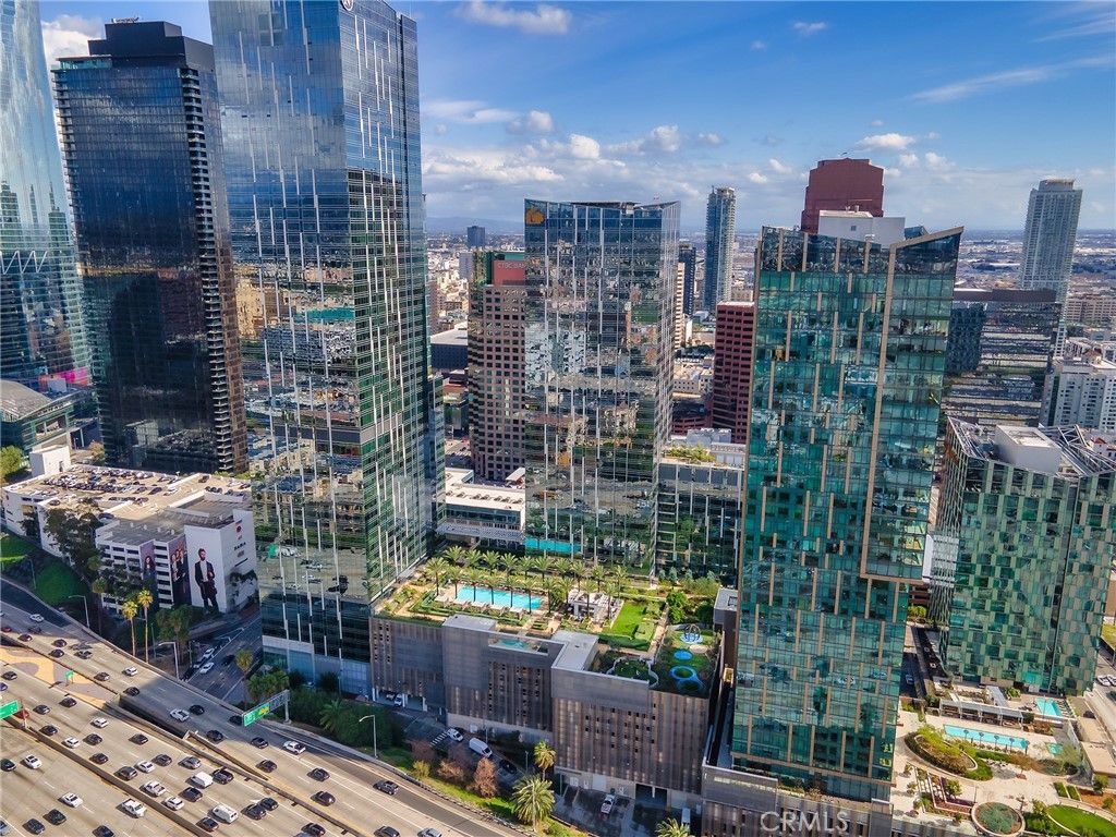 Image 61 of property listing at 877 Francisco Street 4106, Los Angeles, CA 90017