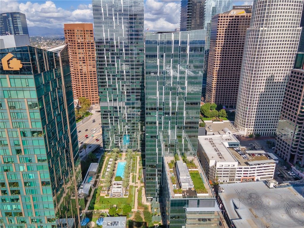 Image 62 of property listing at 877 Francisco Street 4106, Los Angeles, CA 90017