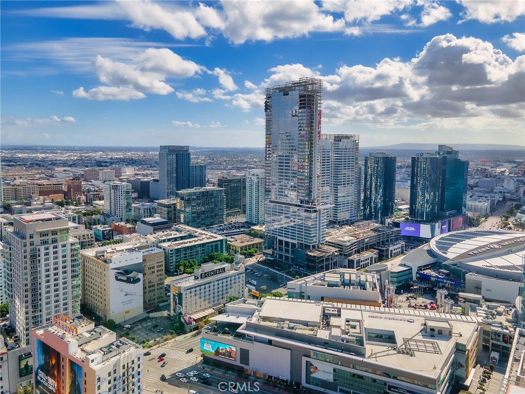 Image 64 of property listing at 877 Francisco Street 4106, Los Angeles, CA 90017