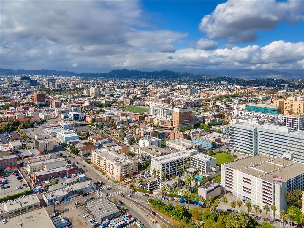 Image 66 of property listing at 877 Francisco Street 4106, Los Angeles, CA 90017