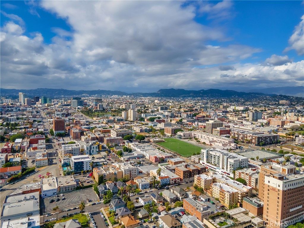 Image 67 of property listing at 877 Francisco Street 4106, Los Angeles, CA 90017