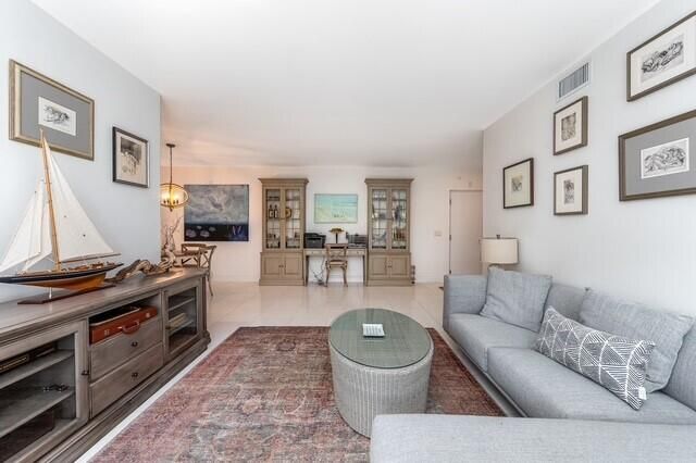 455 Australian Avenue 3e, Palm Beach, FL 33480