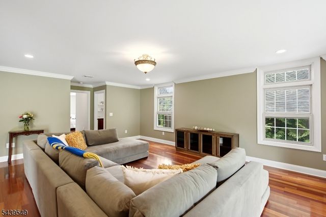 7 Cranford Avenue, Cranford Twp., NJ 07016