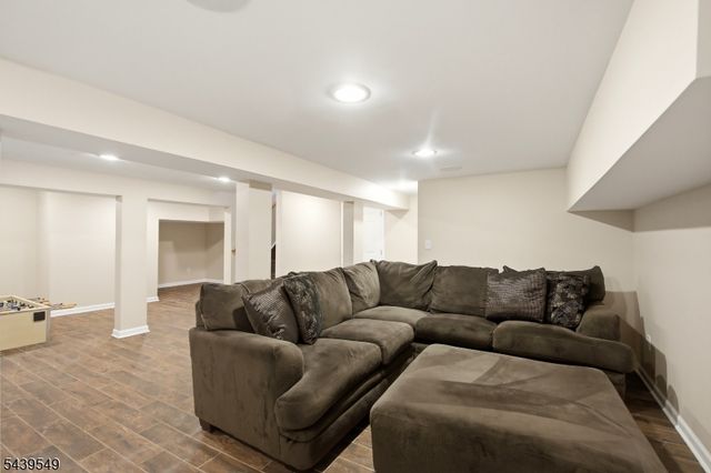 7 Cranford Avenue, Cranford Twp., NJ 07016
