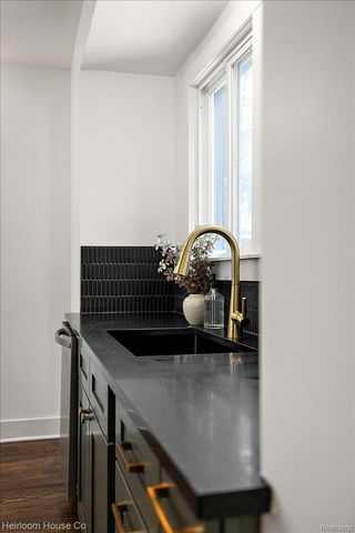 3240 Lawrence Street, Detroit, MI 48206