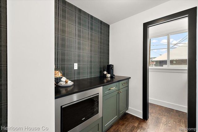 3240 Lawrence Street, Detroit, MI 48206