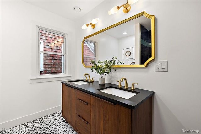 3240 Lawrence Street, Detroit, MI 48206