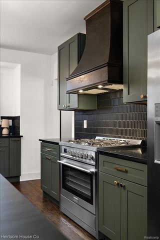 3240 Lawrence Street, Detroit, MI 48206