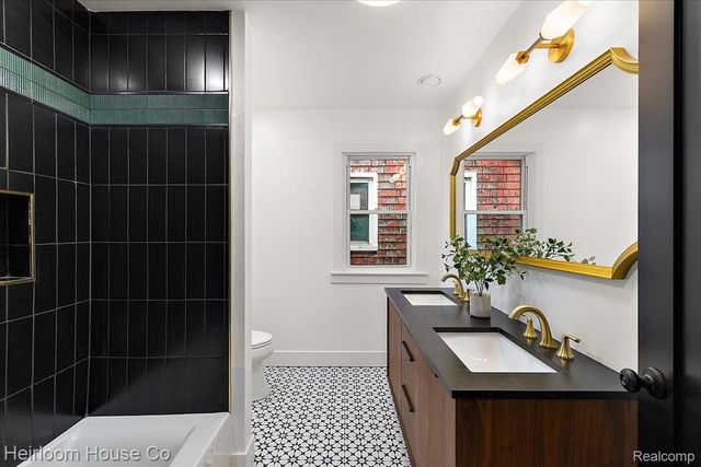 3240 Lawrence Street, Detroit, MI 48206