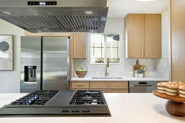 1306 Green Downs DR, Round Rock, TX 78664