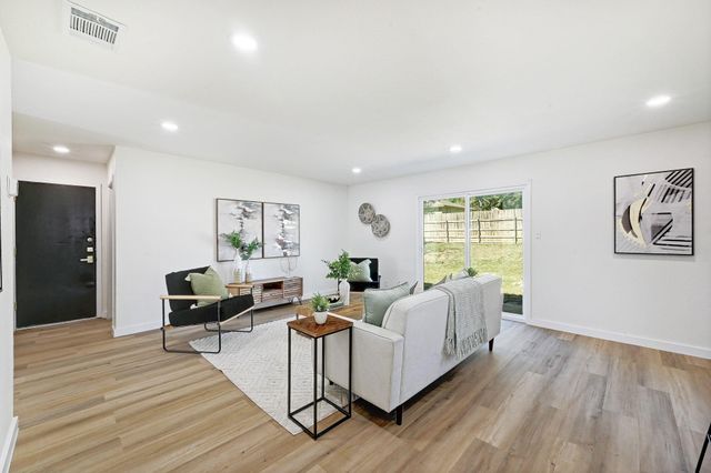 1306 Green Downs DR, Round Rock, TX 78664