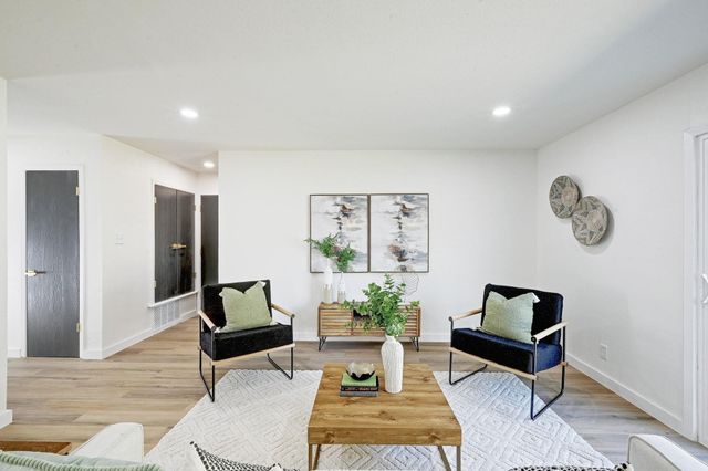 1306 Green Downs DR, Round Rock, TX 78664