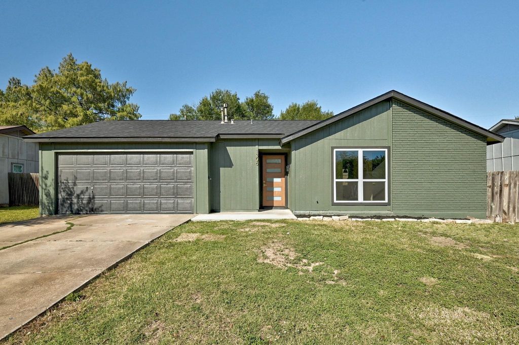1306 Green Downs DR, Round Rock, TX 78664