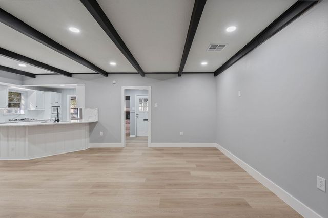 105 N Woodsway Street E, Conroe, TX 77301