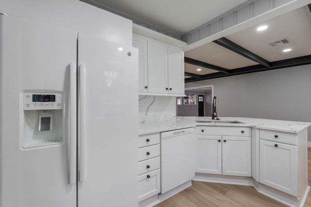 105 N Woodsway Street E, Conroe, TX 77301