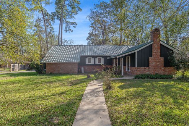 105 N Woodsway Street E, Conroe, TX 77301
