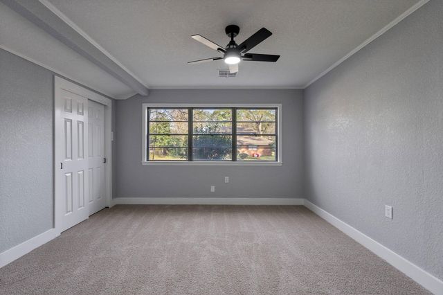 105 N Woodsway Street E, Conroe, TX 77301