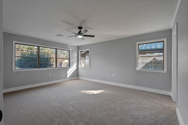 105 N Woodsway Street E, Conroe, TX 77301