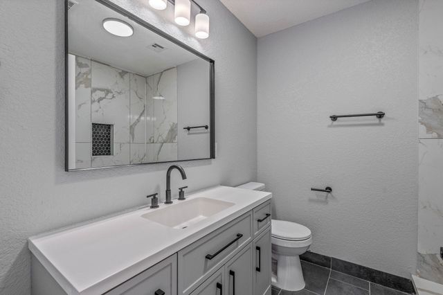 105 N Woodsway Street E, Conroe, TX 77301