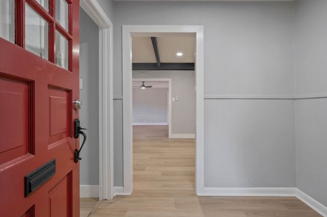 105 N Woodsway Street E, Conroe, TX 77301